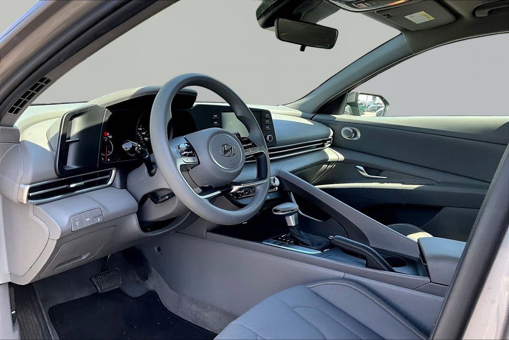 Used 2023 Hyundai Elantra SEL image 17