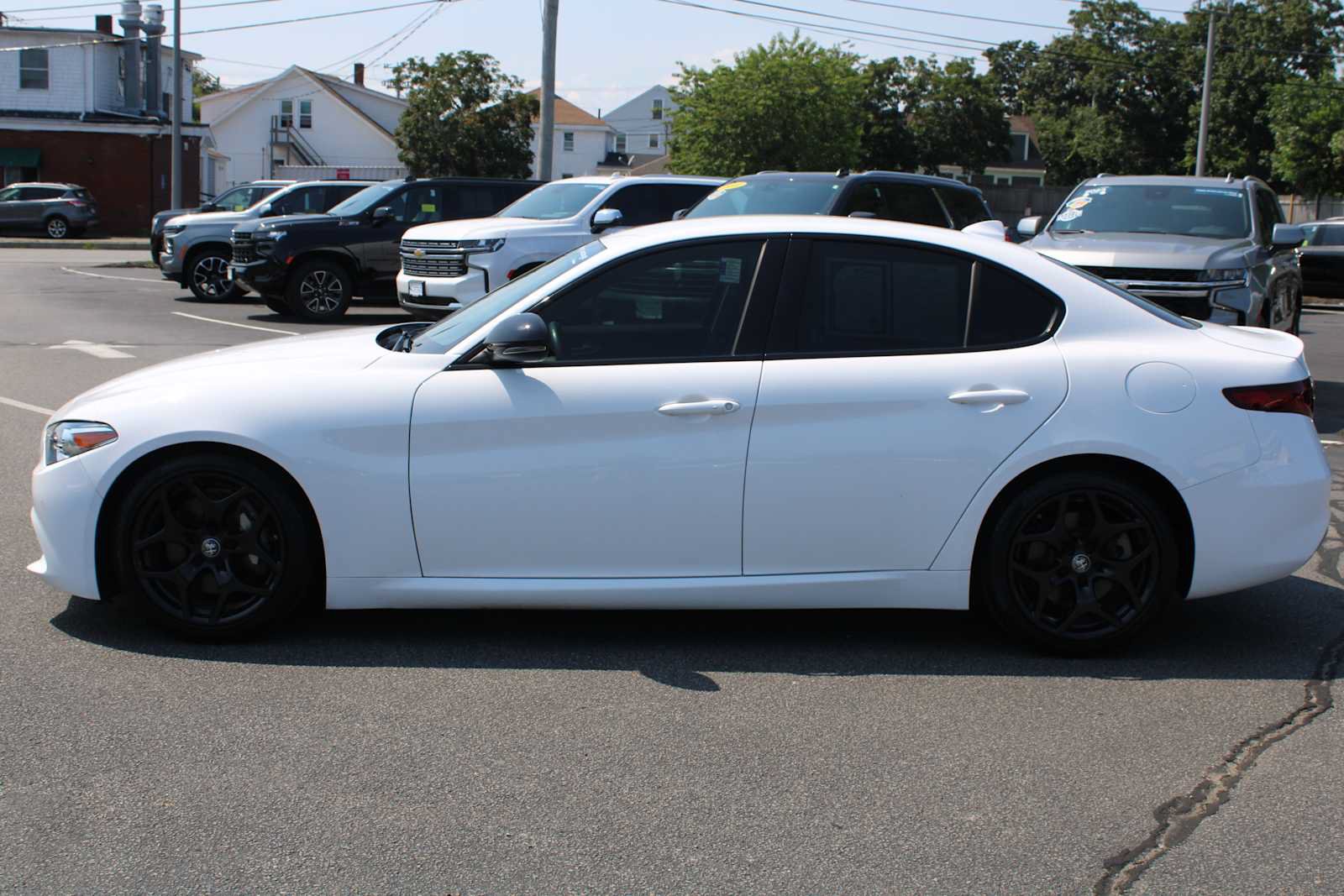 Used 2021 Alfa Romeo Giulia Sprint w/ Nero Edizione RWD image 4