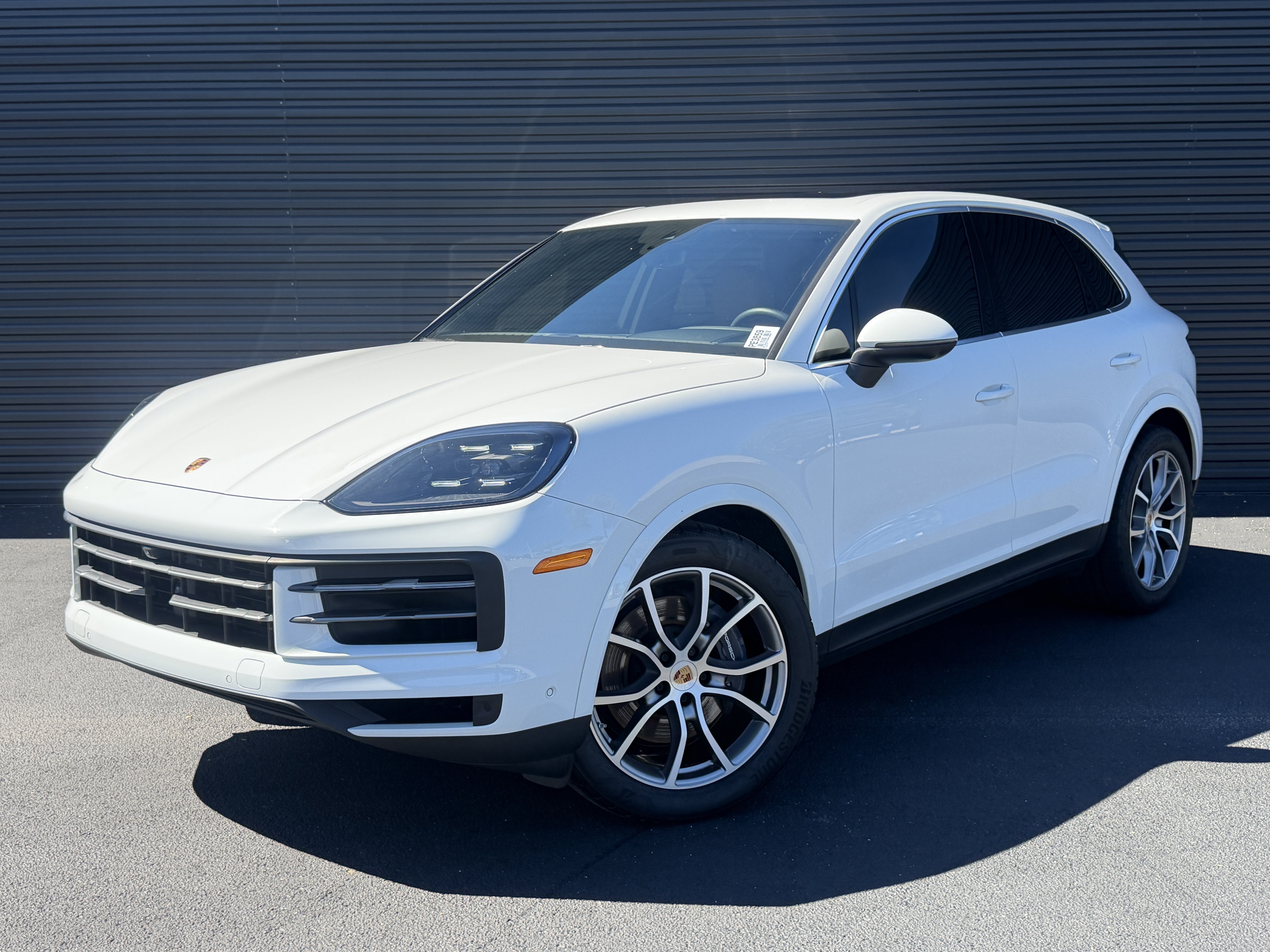 Certified 2025 Porsche Cayenne AWD/4WD image 1