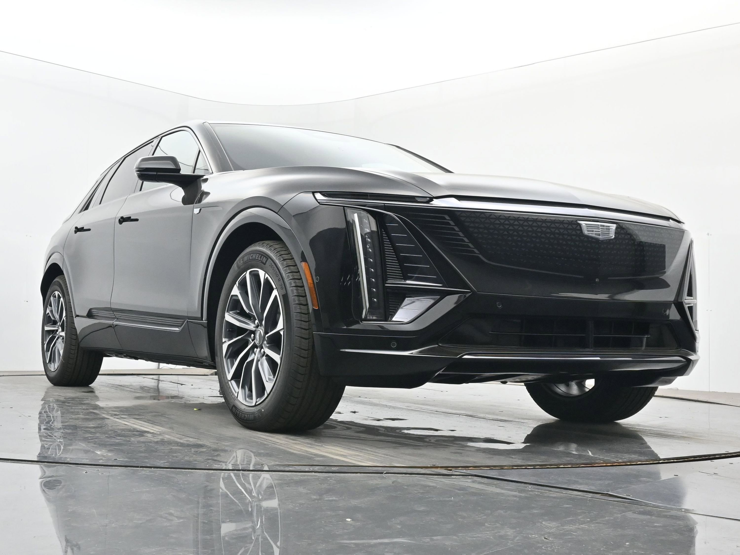 New 2026 Cadillac Lyriq Premium Sport w/ LPO, Floor Liner Package AWD/4WD image 22