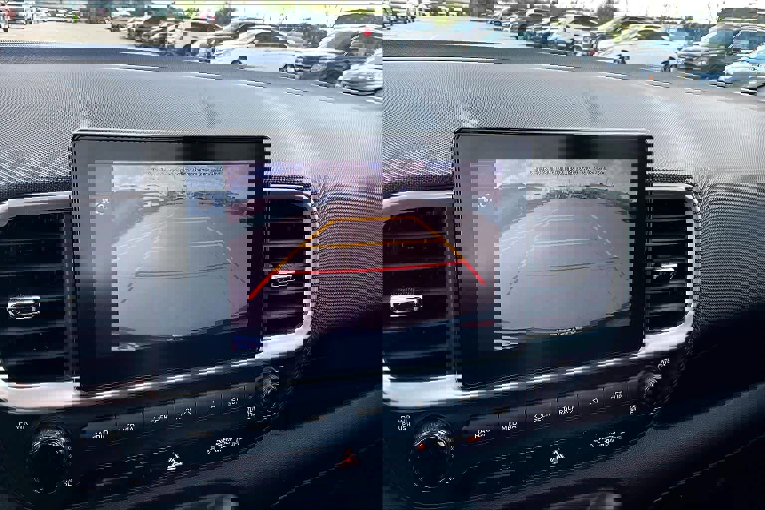 Used 2023 Hyundai Venue SEL image 25