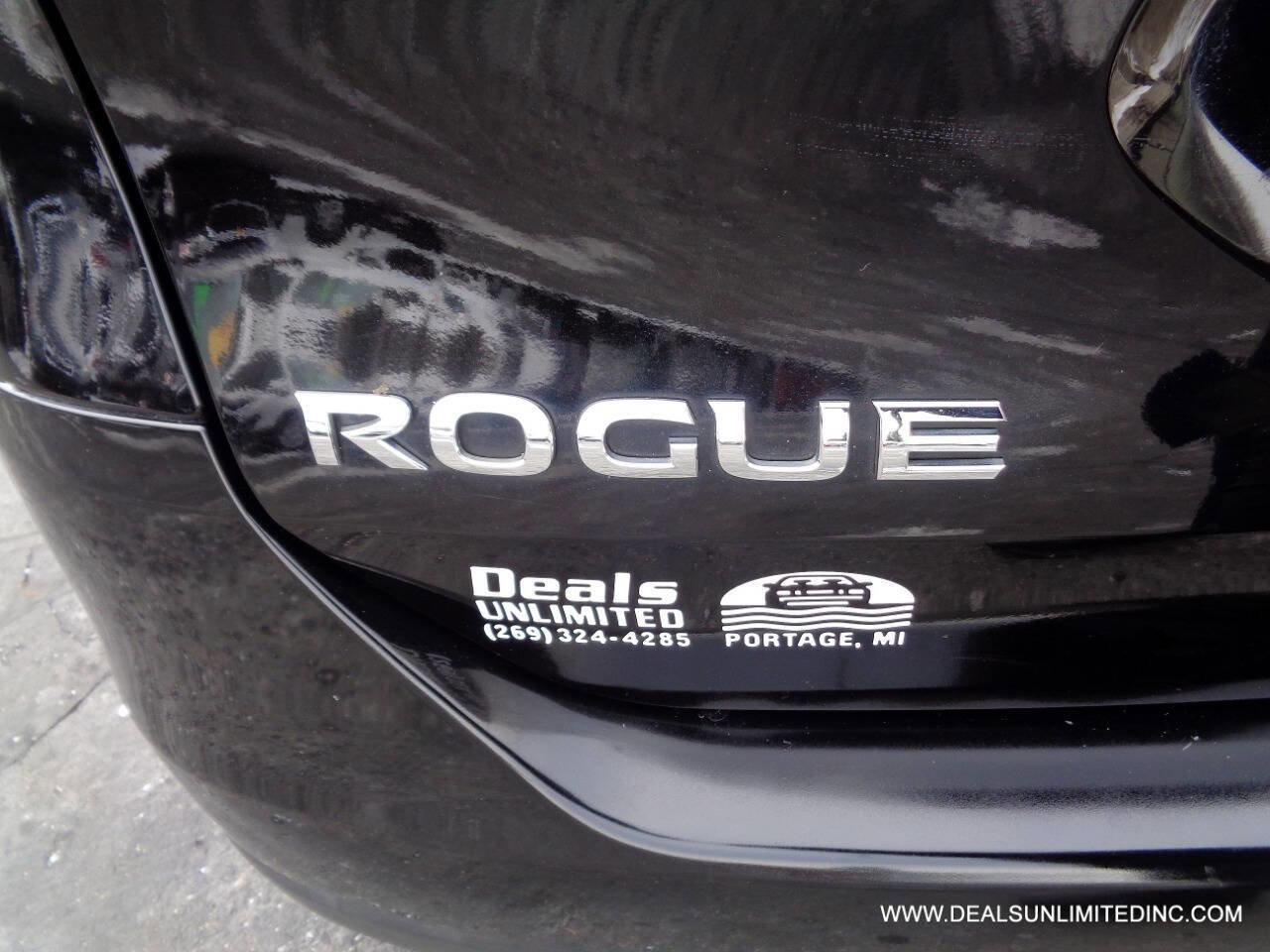 Used 2015 Nissan Rogue SV image 5