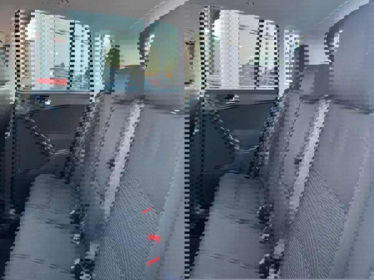 Used 2017 Volkswagen Tiguan Limited w/ Premium Package image 29