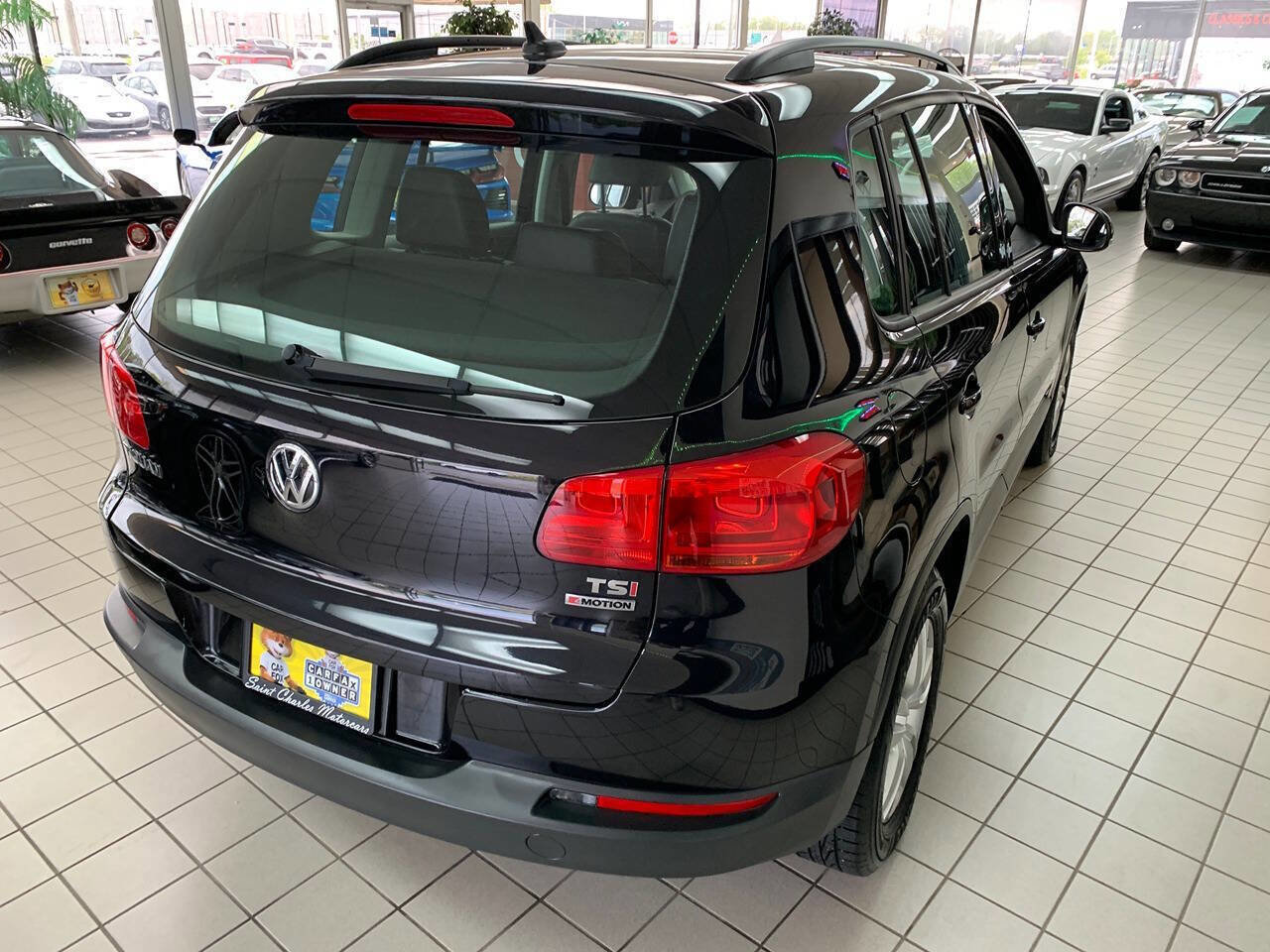 Used 2017 Volkswagen Tiguan S AWD/4WD image 6