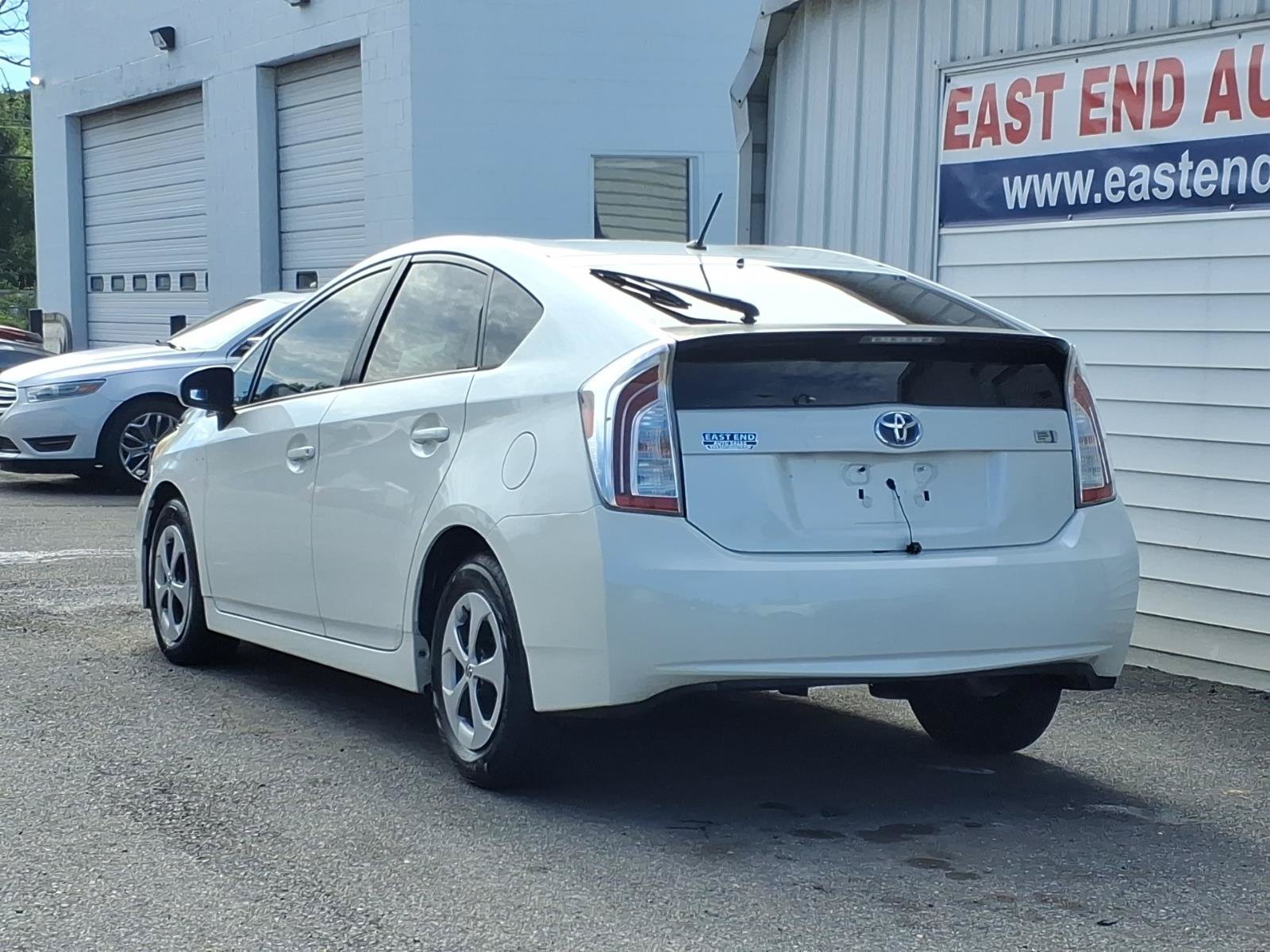 Used 2012 Toyota Prius Two FWD image 3