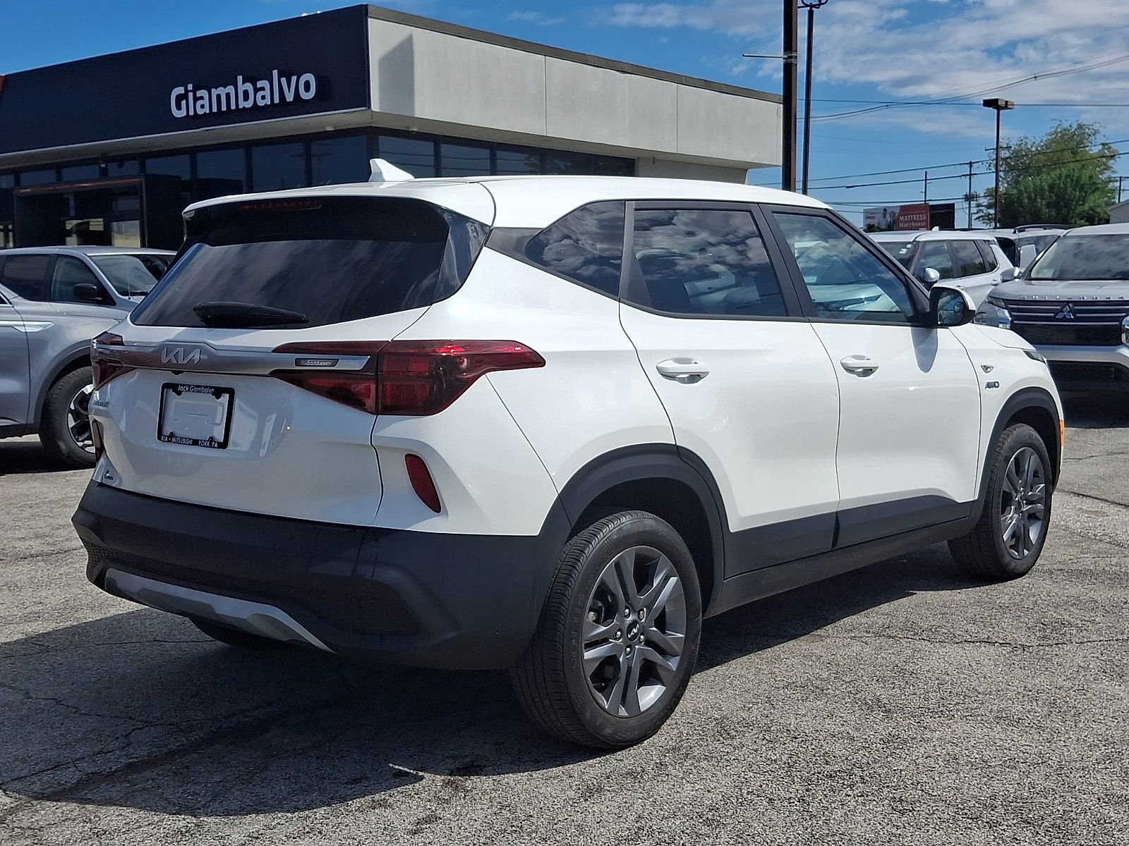 Used 2023 Kia Seltos LX AWD/4WD image 6
