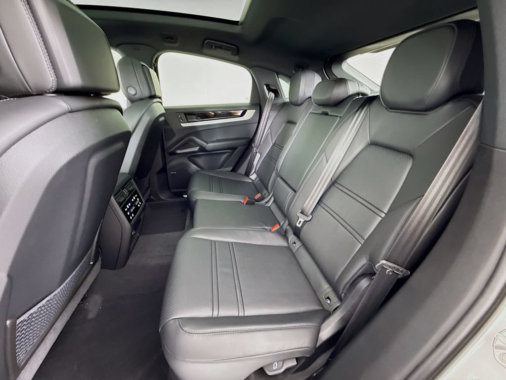 New 2026 Porsche Cayenne Coupe AWD/4WD image 24