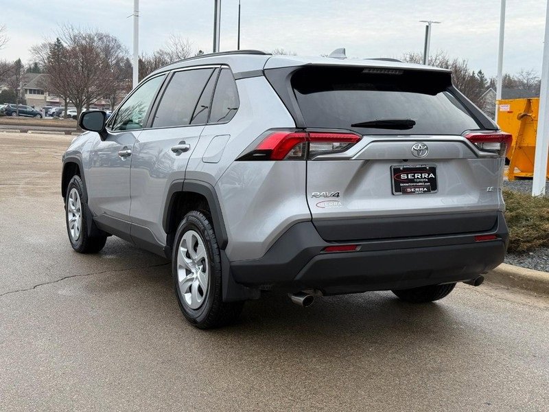 Used 2021 Toyota RAV4 LE image 5