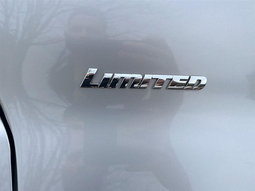 Used 2020 Toyota 4Runner Limited image 22