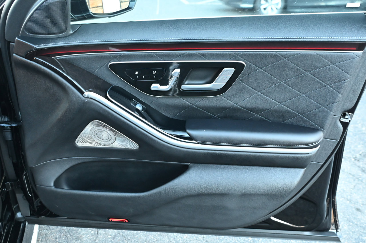 Used 2024 Mercedes-Benz S 580 4MATIC Sedan image 33
