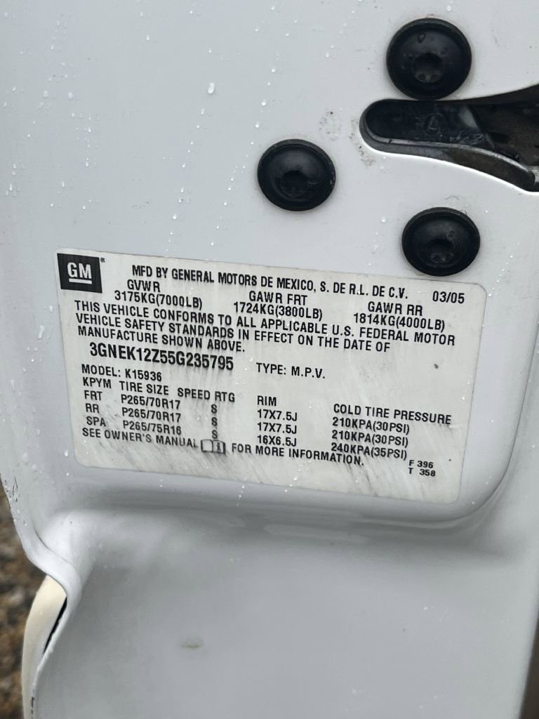 Used 2005 Chevrolet Avalanche Z71 w/ Sun And Sound Package AWD/4WD image 10