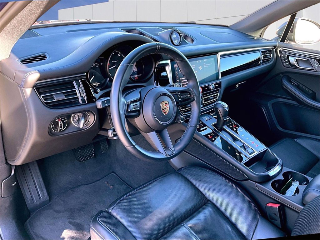 Used 2024 Porsche Macan Turbo image 4