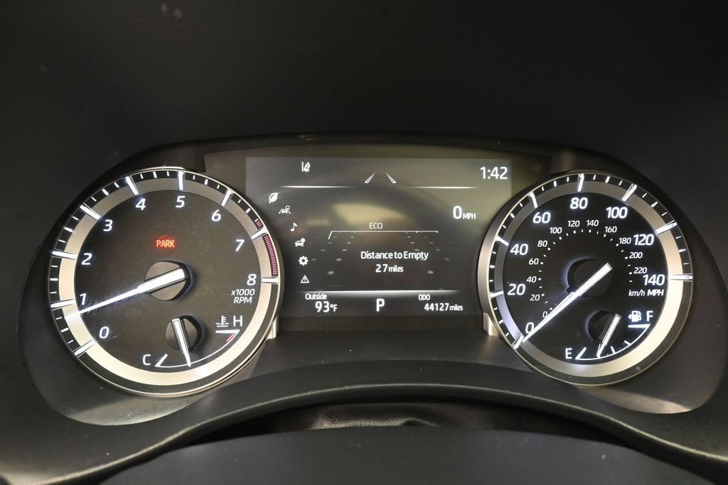 Used 2022 Toyota Highlander XLE AWD/4WD image 28