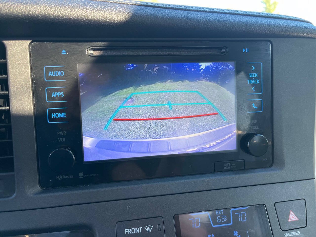Used 2015 Toyota Sienna XLE Premium AWD/4WD image 15