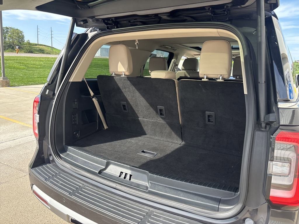Used 2024 Ford Expedition Limited image 29