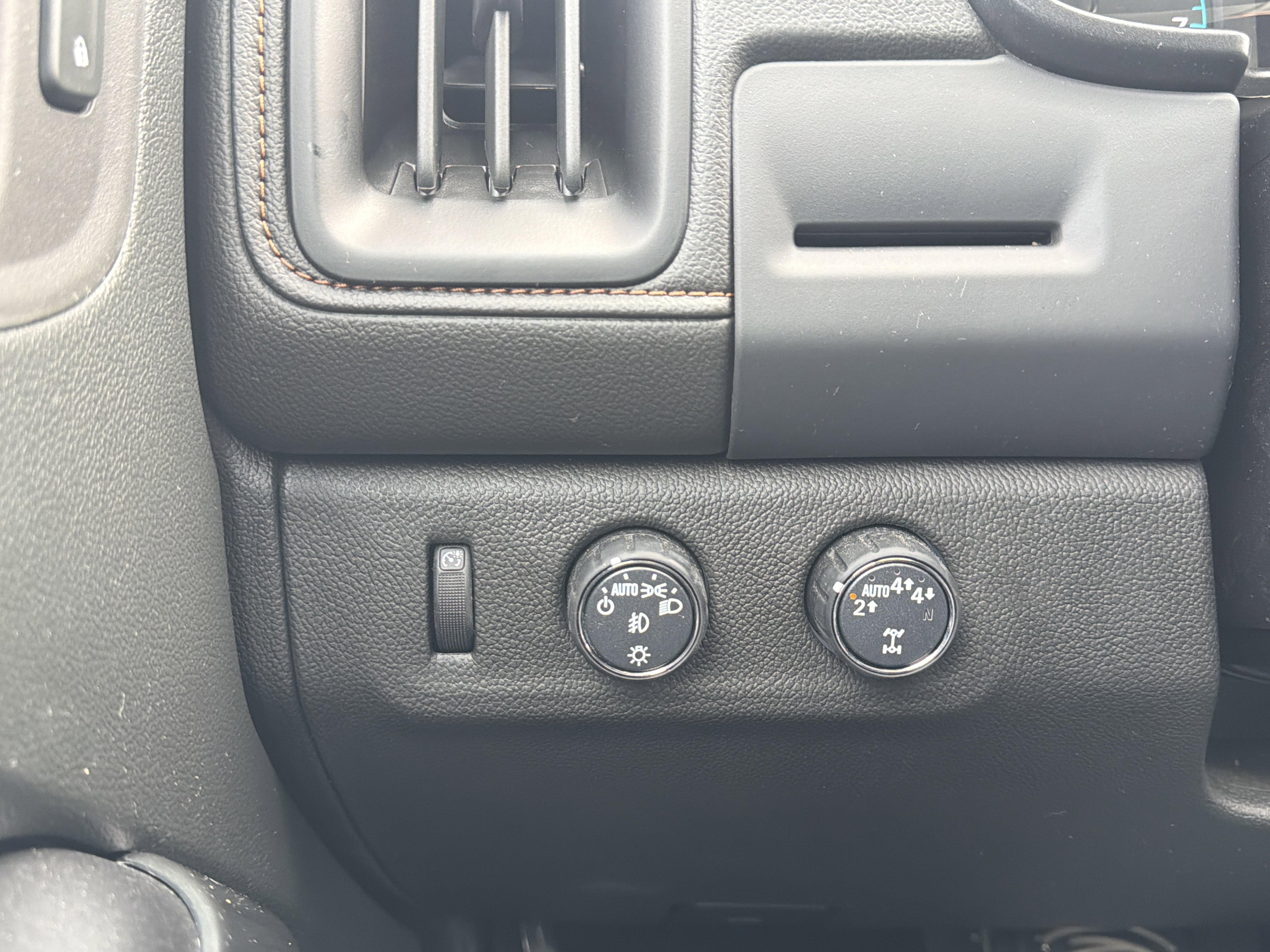 Used 2022 GMC Canyon AT4 w/ Trailering Package image 24