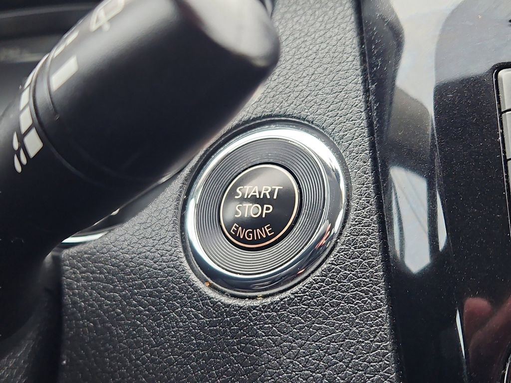 Used 2017 Nissan Rogue SL image 26