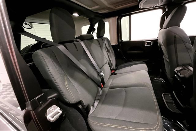 Used 2025 Jeep Wrangler Unlimited Sahara AWD/4WD image 26
