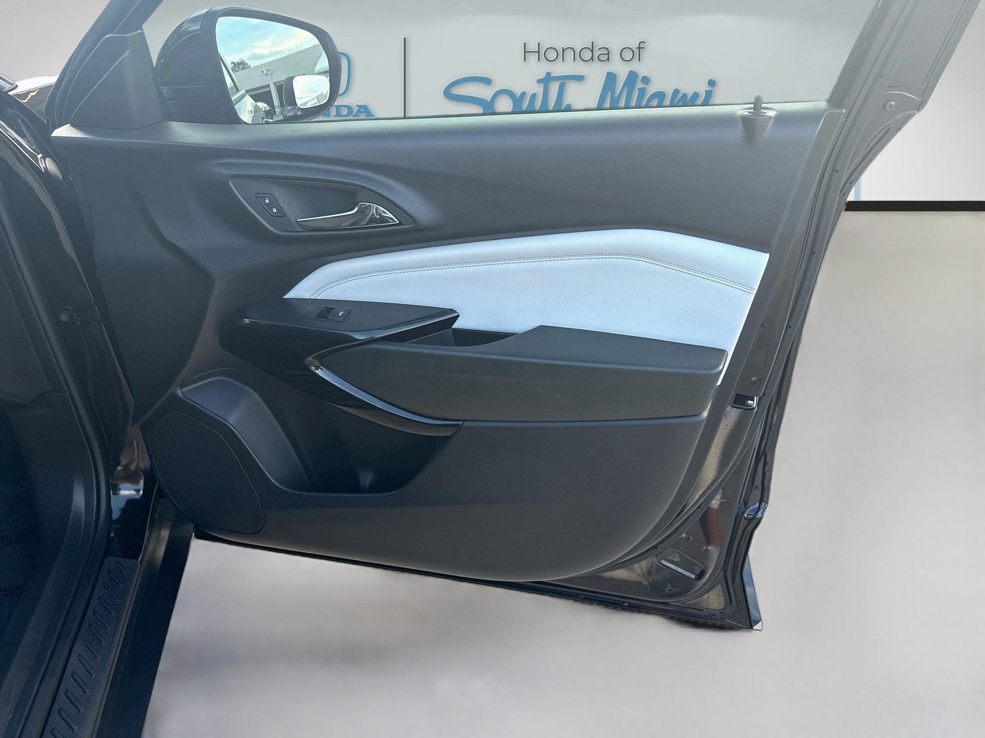 Used 2026 Chevrolet Trax LT FWD image 32