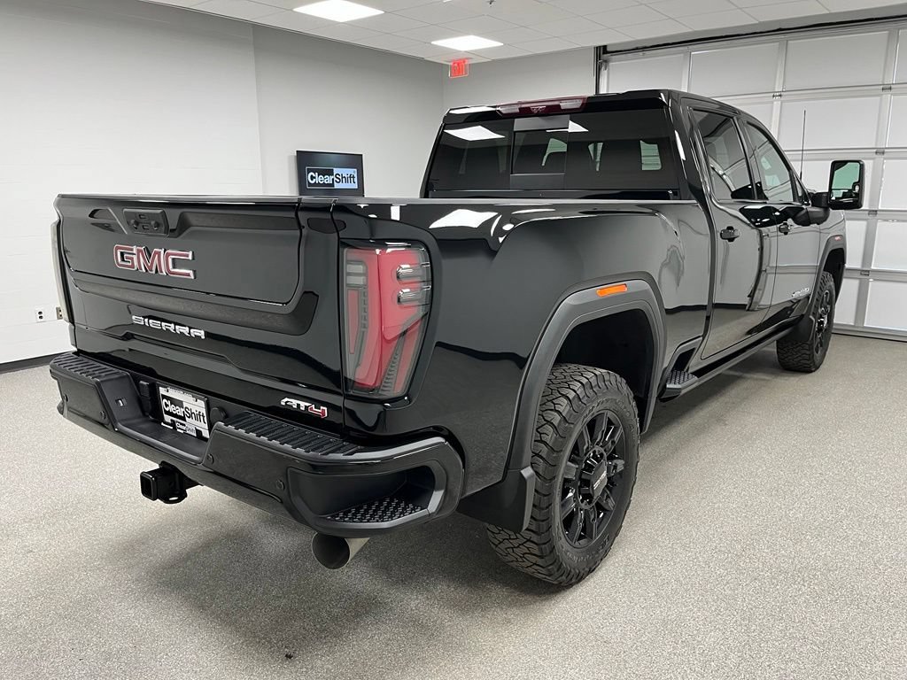 Used 2024 GMC Sierra 3500 AT4 w/ Technology Package AWD/4WD image 9