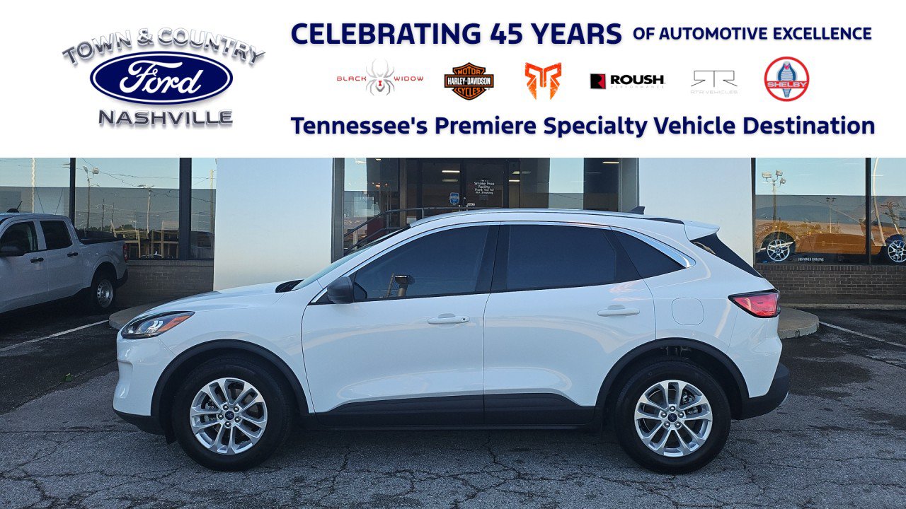 Used 2022 Ford Escape SE FWD image 1