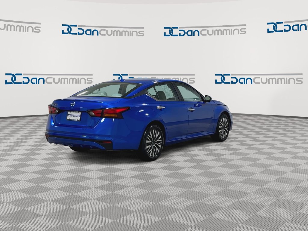 Used 2025 Nissan Altima 2.5 SV FWD image 9