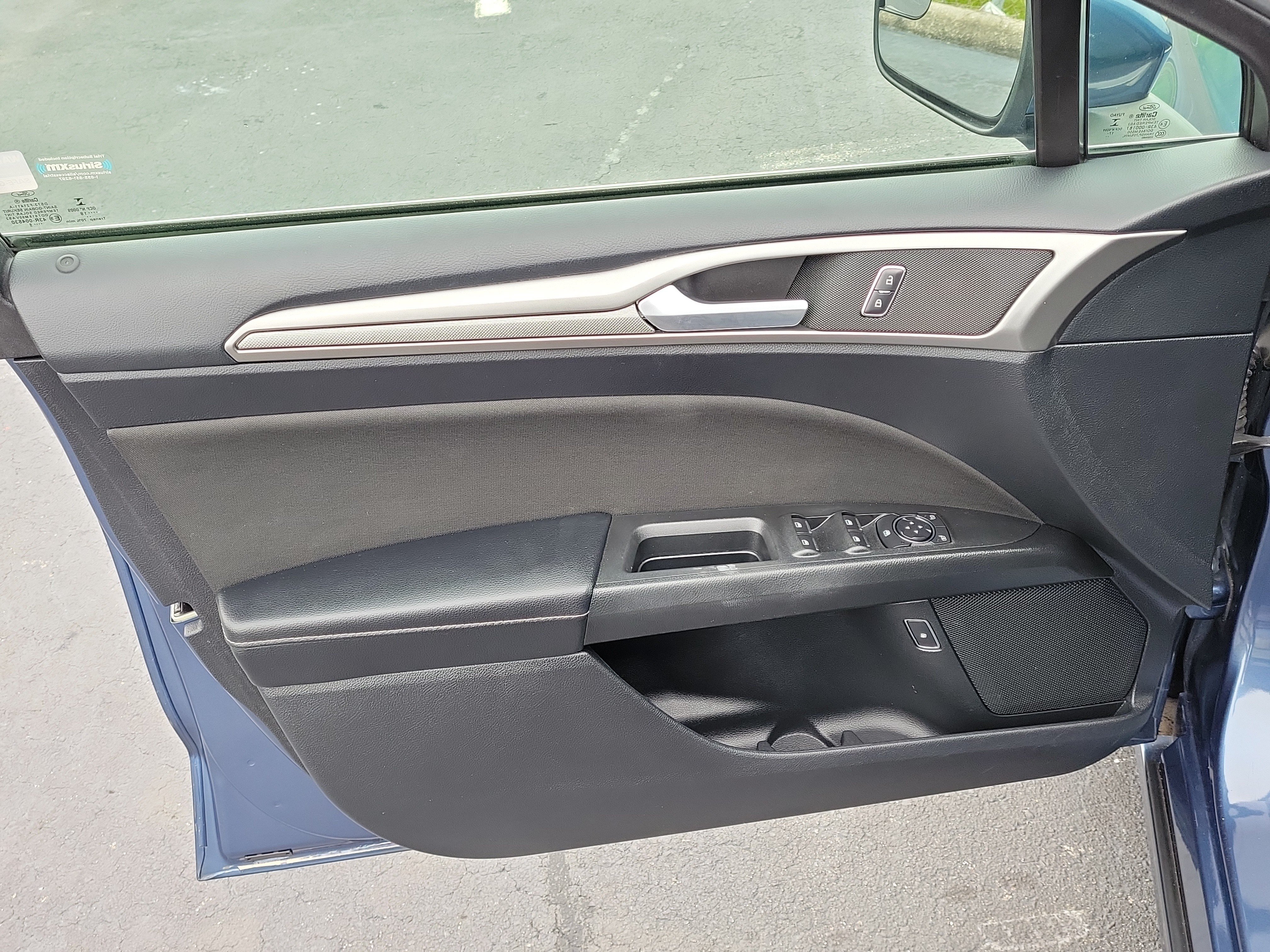 Used 2018 Ford Fusion SE FWD image 17