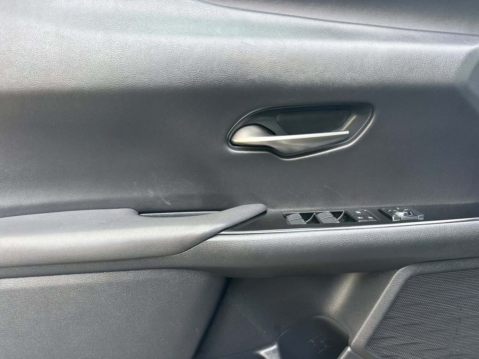 Used 2019 Lexus UX 250h w/ Premium Package image 11