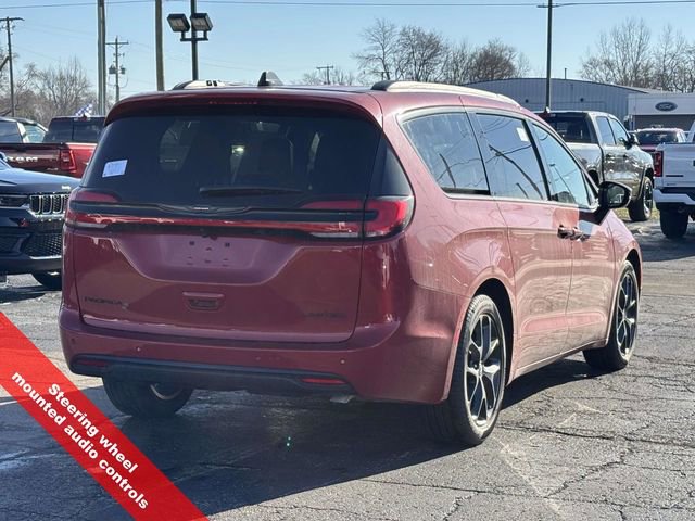 New 2026 Chrysler Pacifica Limited w/ Uconnect Theater Family Group image 40