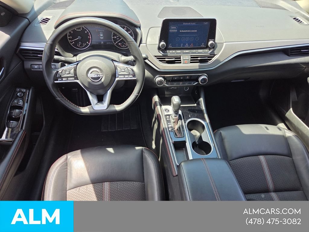 Used 2025 Nissan Altima 2.5 SR FWD image 9