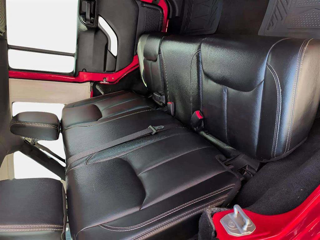 Used 2015 Jeep Wrangler Unlimited Sahara image 17