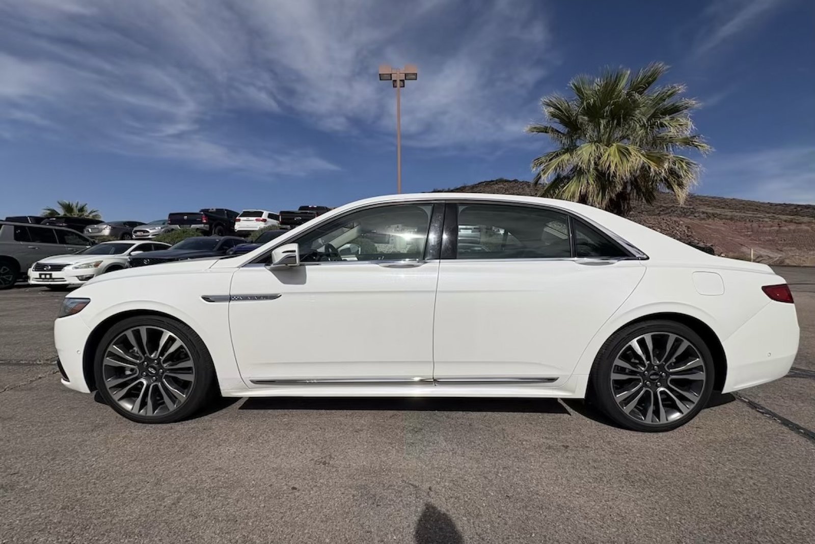 Used 2020 Lincoln Continental Reserve w/ Luxury Package image 2