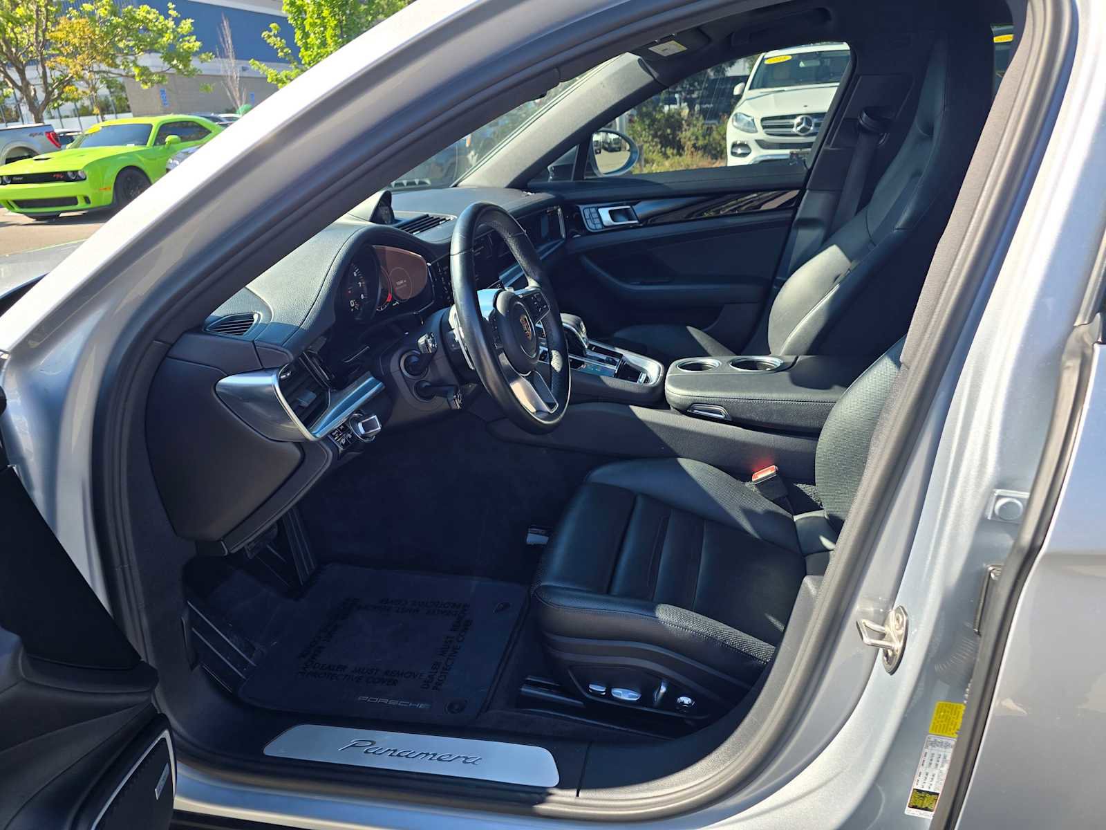 Used 2018 Porsche Panamera RWD image 22