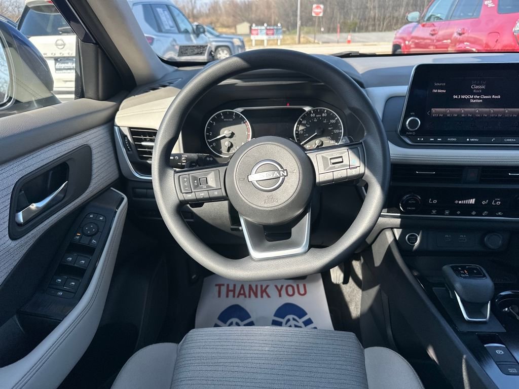 Used 2023 Nissan Rogue SV image 18