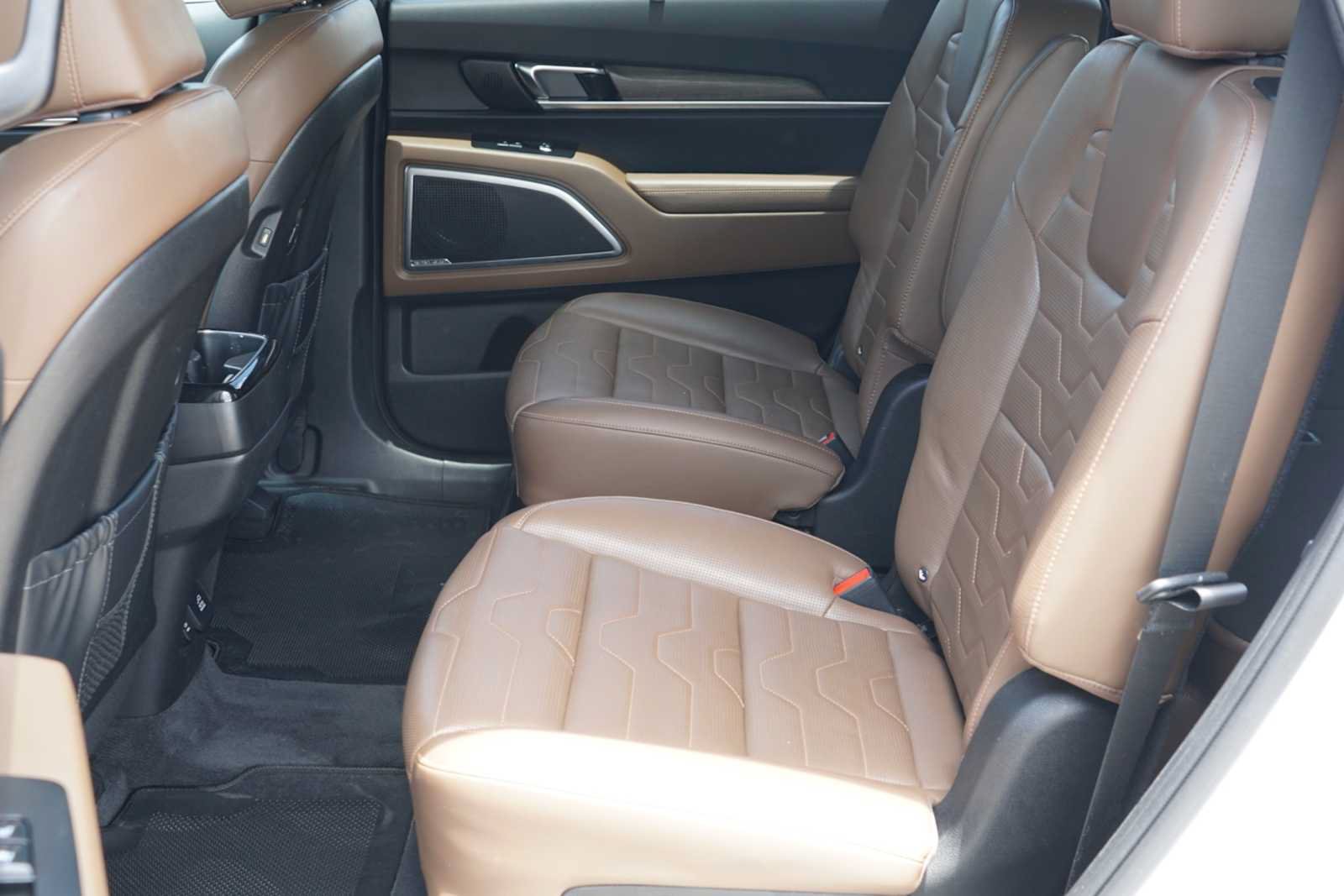 Certified 2022 Kia Telluride SX w/ SX Prestige Package AWD/4WD image 22