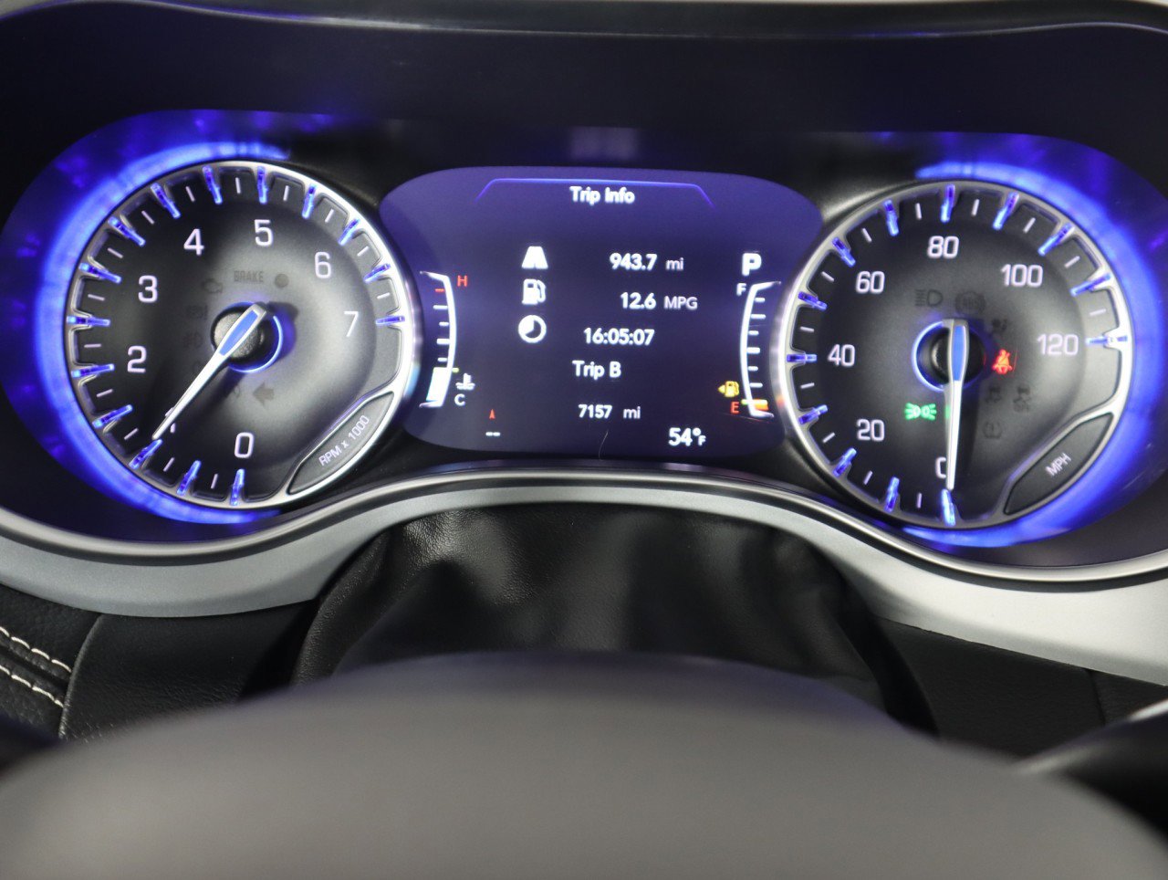 Used 2025 Chrysler Pacifica Limited image 21