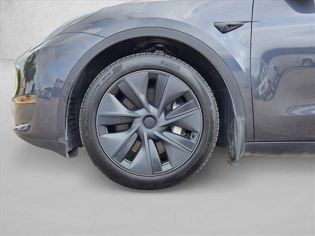 Used 2025 Tesla Model Y Long Range AWD/4WD image 24