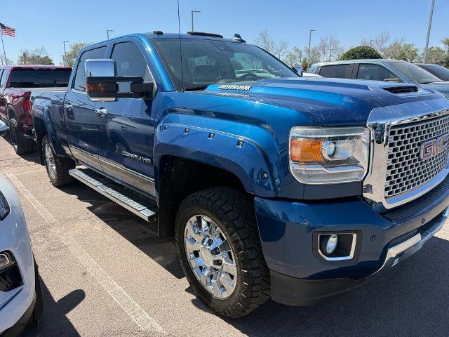 Used 2017 GMC Sierra 2500 Denali w/ Duramax Plus Package AWD/4WD image 2