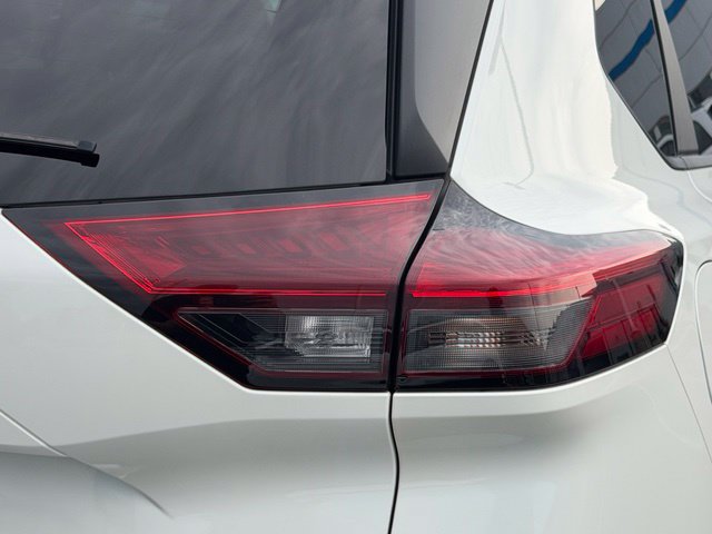 Used 2022 Nissan Rogue SV w/ SV Premium Package AWD/4WD image 20