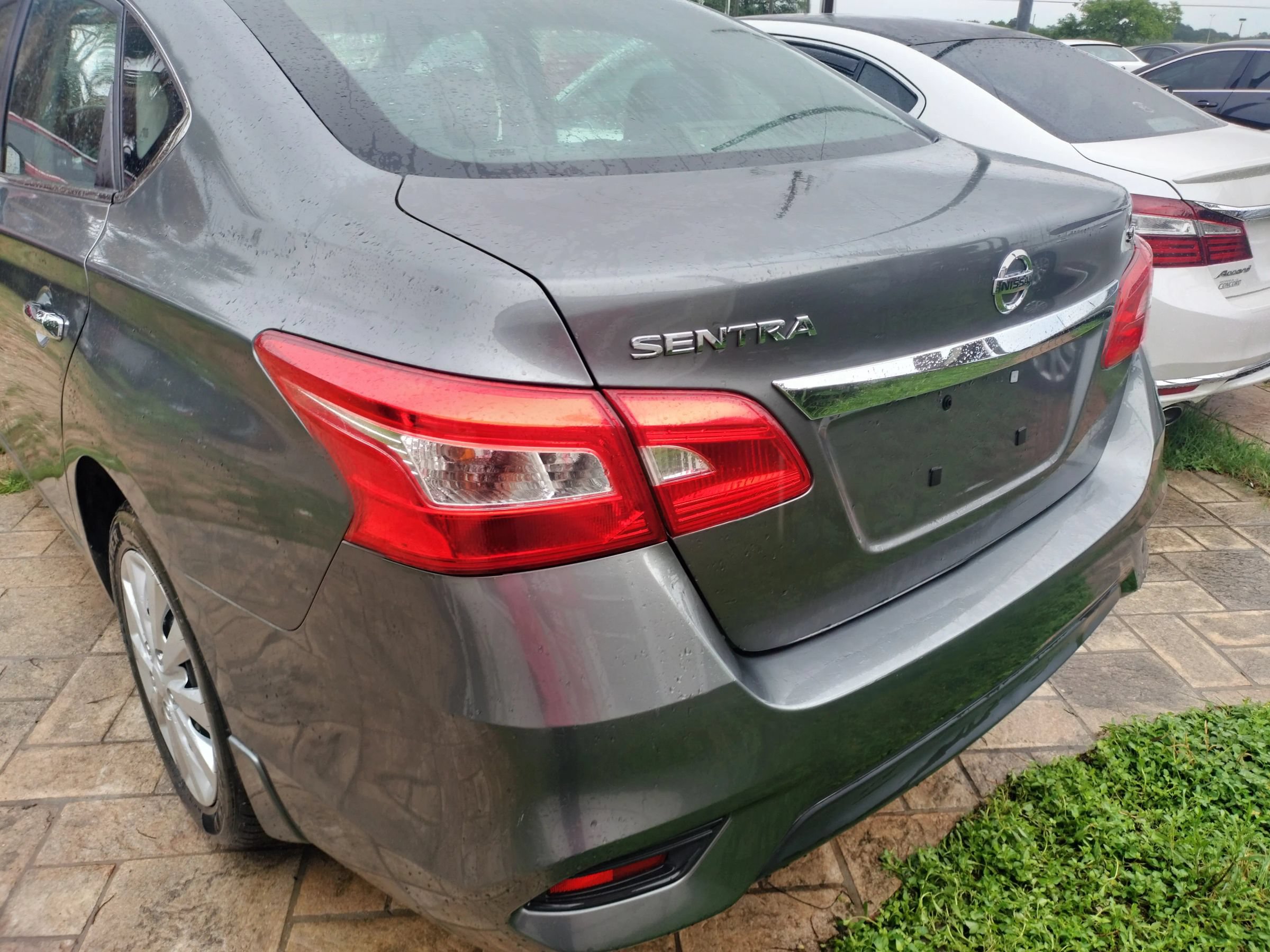 Used 2016 Nissan Sentra SV w/ All Weather Package FWD image 3