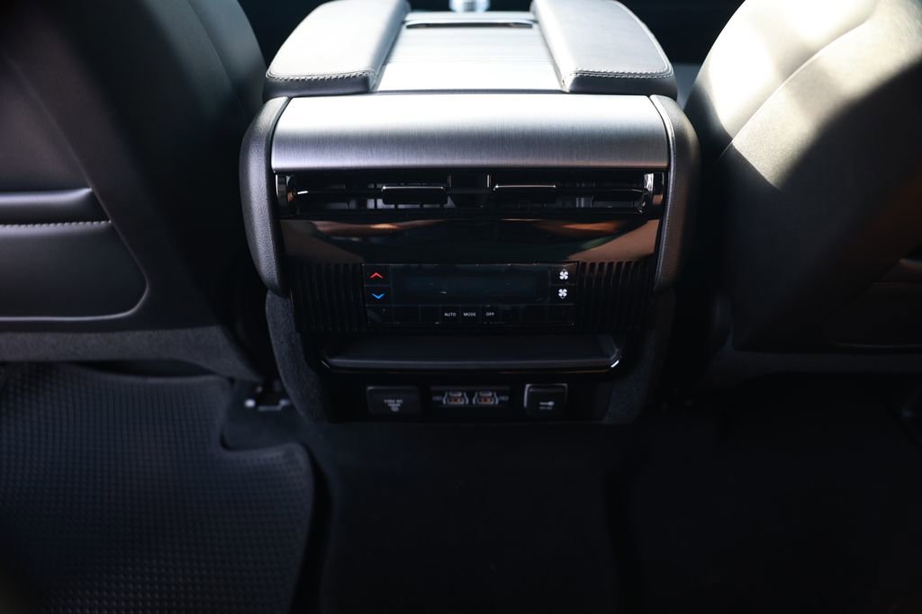 New 2026 Jeep Grand Wagoneer L 2WD image 31