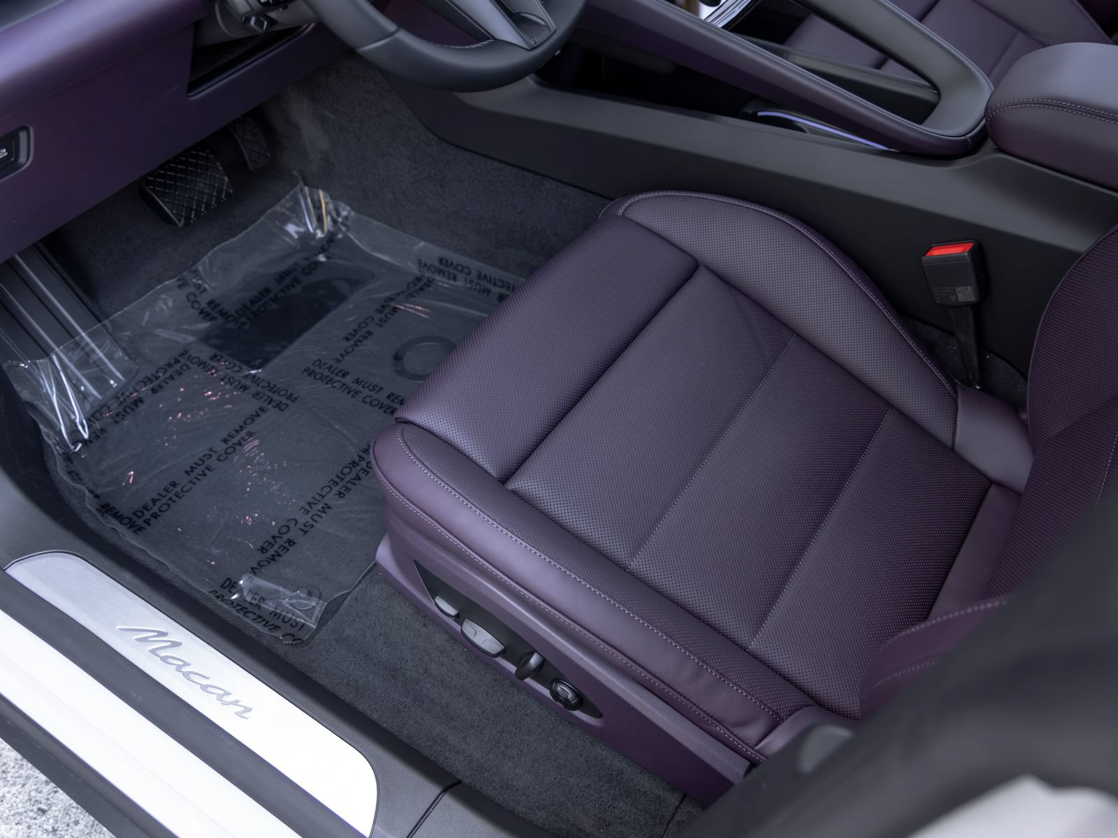 New 2026 Porsche Macan Electric RWD image 26