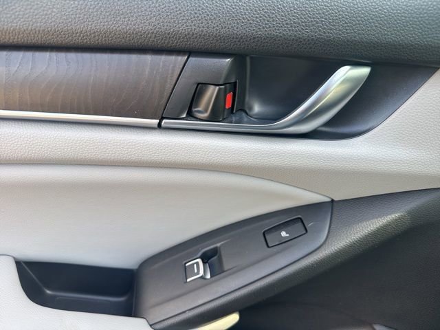 Used 2018 Honda Accord Touring image 34