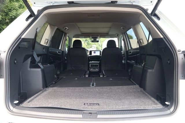 New 2026 Volkswagen Atlas SEL image 9