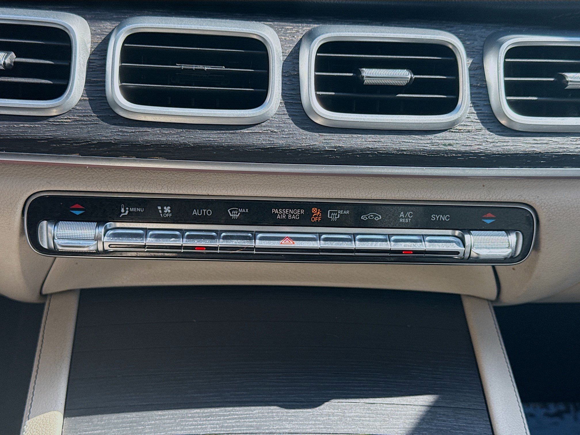 Used 2021 Mercedes-Benz GLS 450 4MATIC image 12