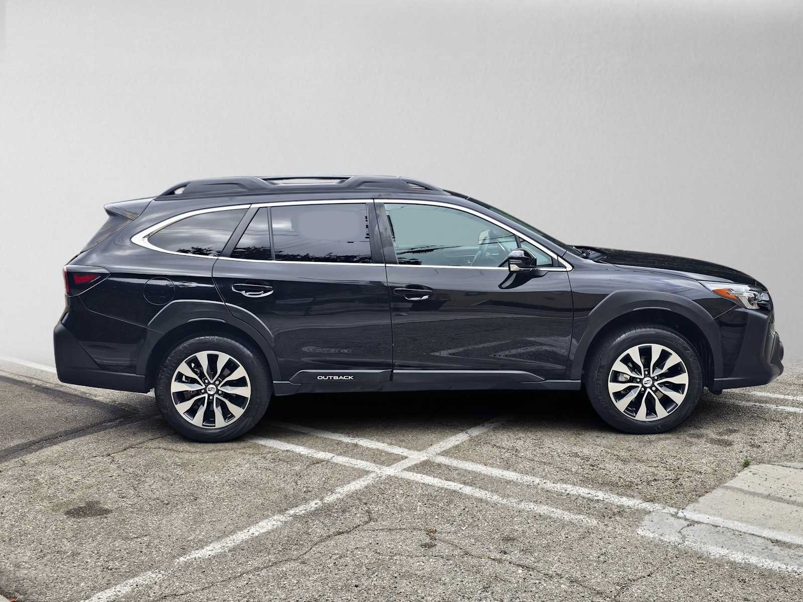 Certified 2024 Subaru Outback Limited AWD/4WD image 2
