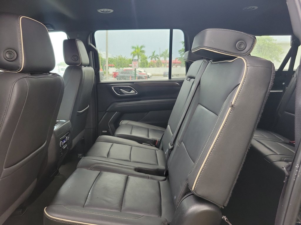 Used 2024 Chevrolet Suburban Premier AWD/4WD image 13