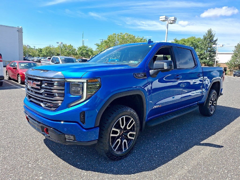 Used 2024 GMC Sierra 1500 AT4 w/ AT4 Premium Package AWD/4WD image 6
