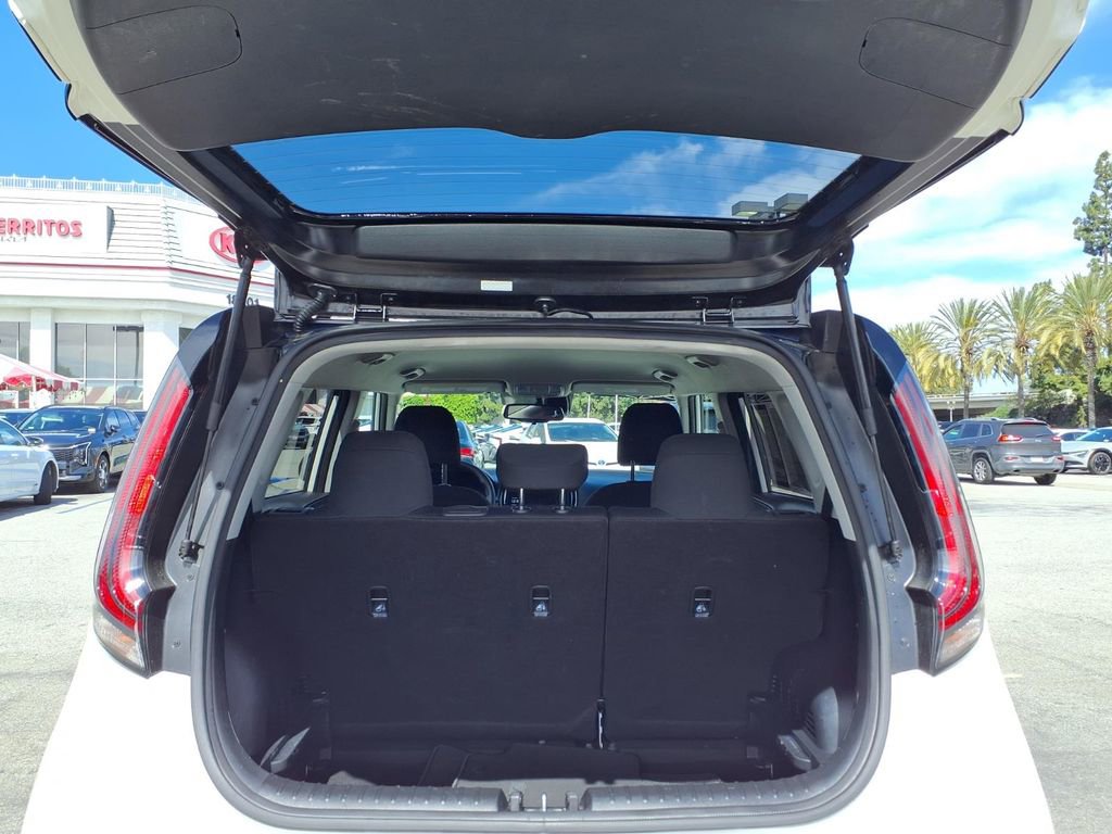 Certified 2024 Kia Soul S image 24