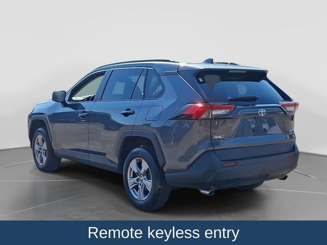 Used 2025 Toyota RAV4 XLE AWD/4WD image 5